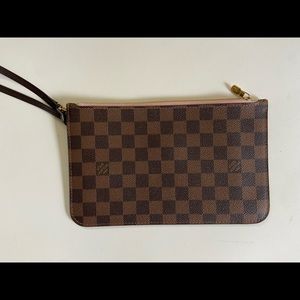 Louis Vuitton Damier pouch